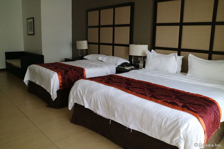 Room 11 of 76