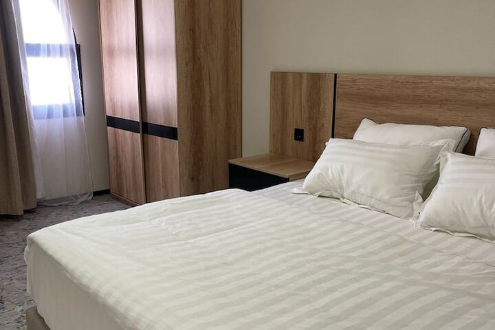 Room 9 of 24