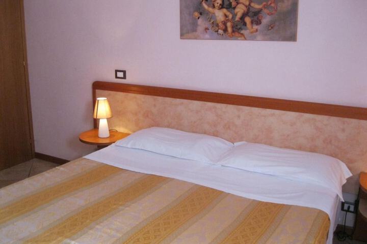 Room 16 of 43