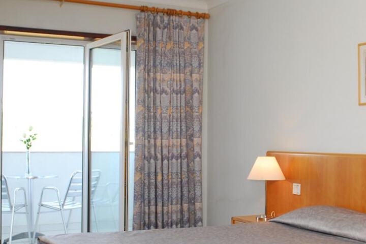 Room 18 of 50