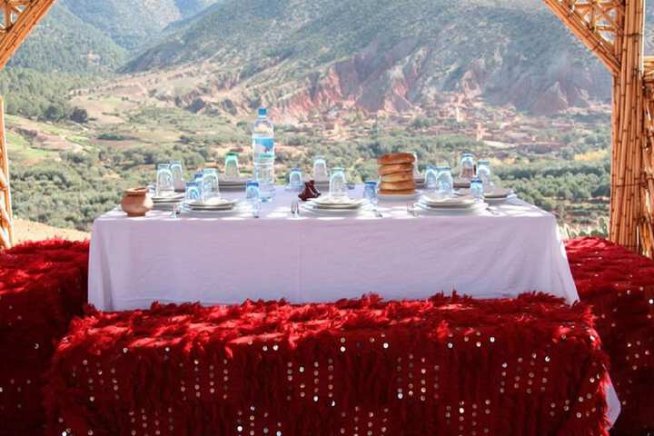 Dining 77 of 99