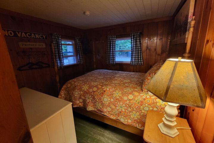 Room 17 of 212