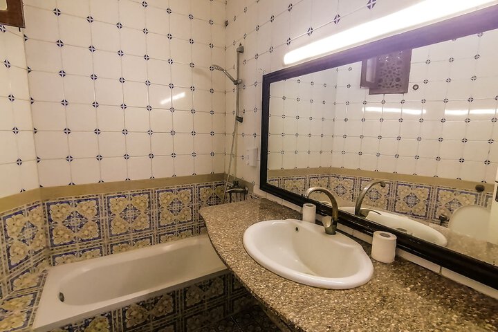 Room 43 of 74