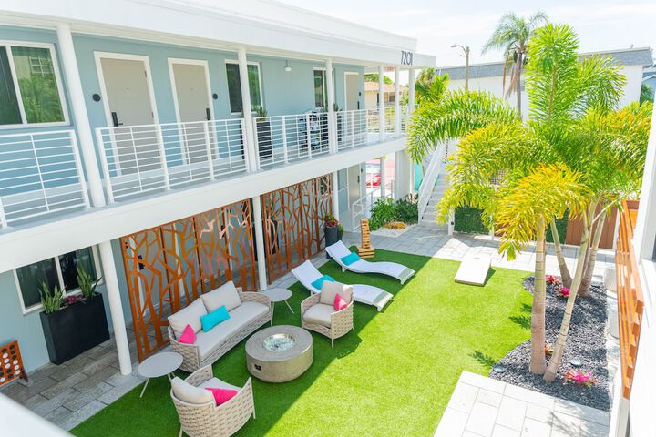 Hotel Exterior 162 of 227