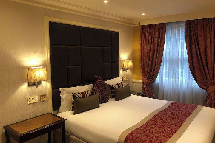 Room 34 of 97