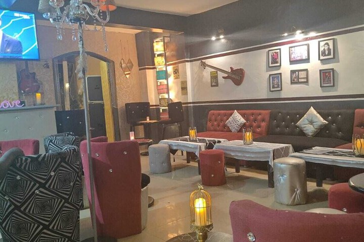 Lounge 56 of 58