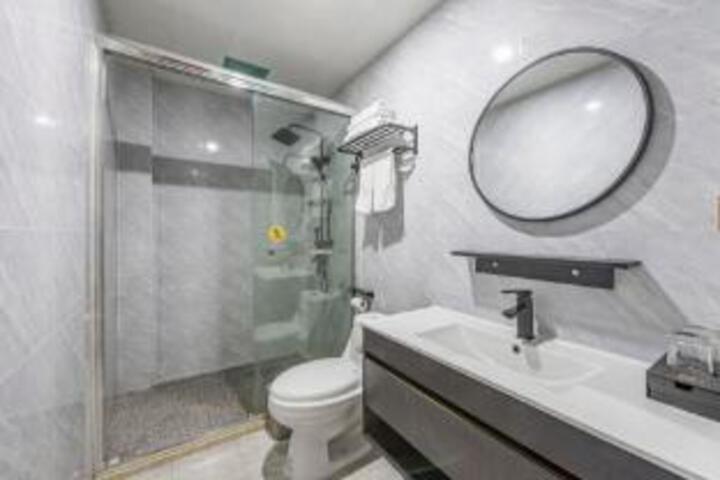 Hongyuan Business Hotel
