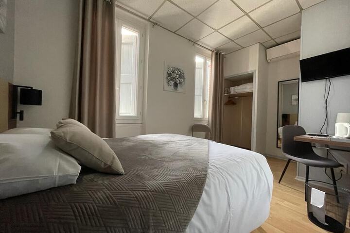 Room 28 of 44