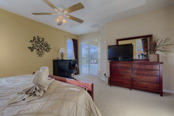 Room 10 of 25