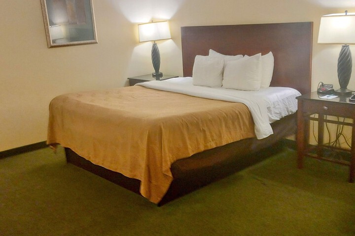 Room 10 of 30