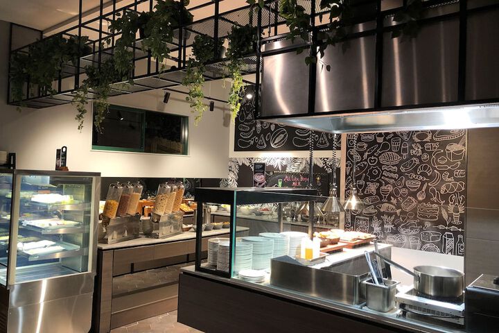 Dining 62 of 91
