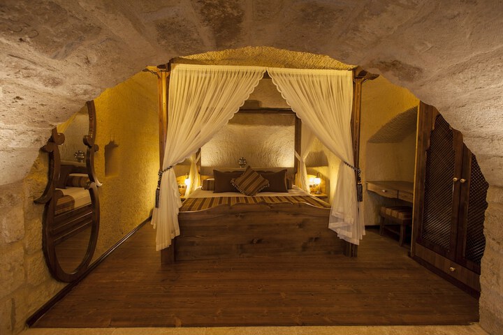 Room 35 of 238