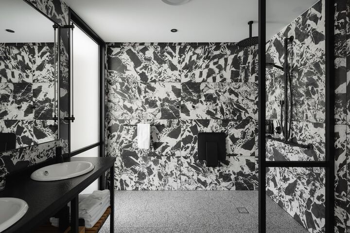 Room 40 of 84