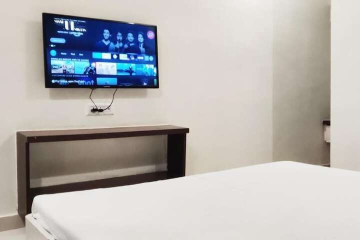 Room 4 of 39