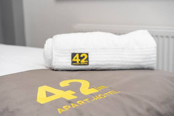 Room 35 of 144