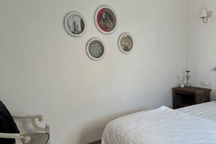 Room 10 of 37