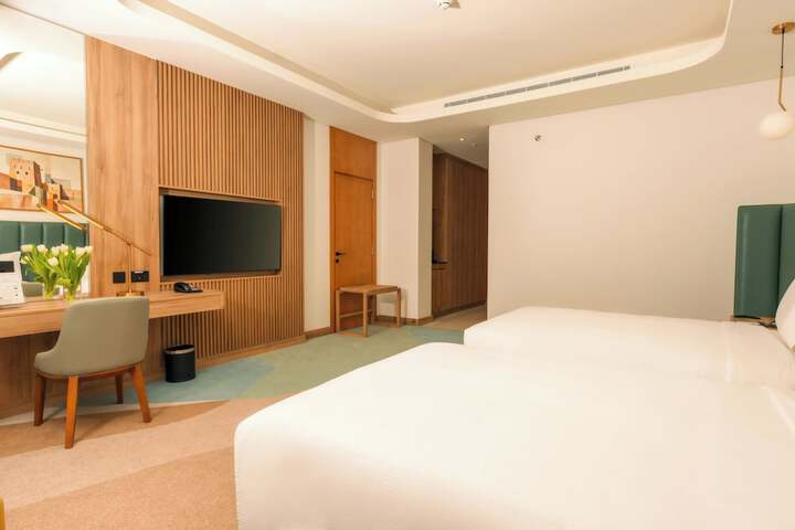 Room 42 of 66
