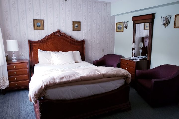 Room 51 of 206