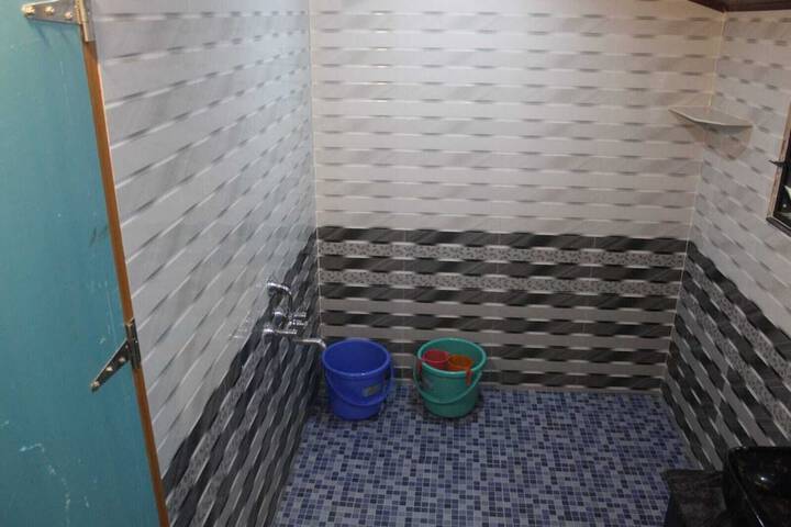 Room 14 of 32
