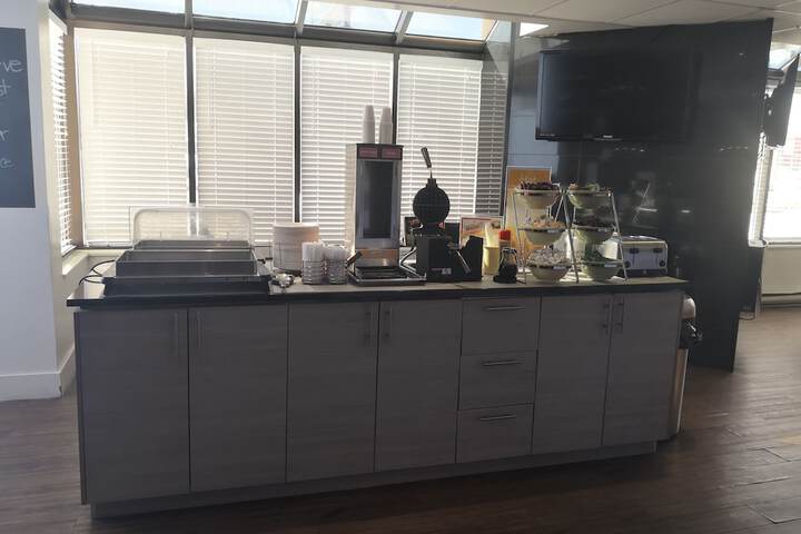 Breakfast/Coffee Service 93 of 108