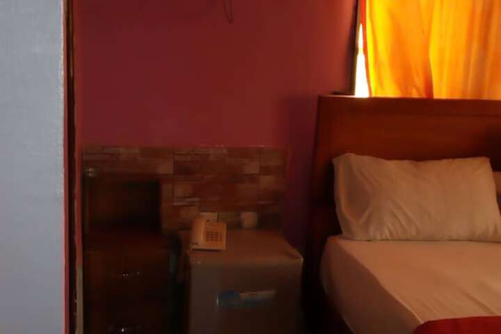 Room 10 of 42