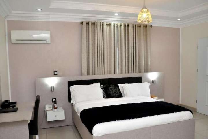 Room 17 of 51