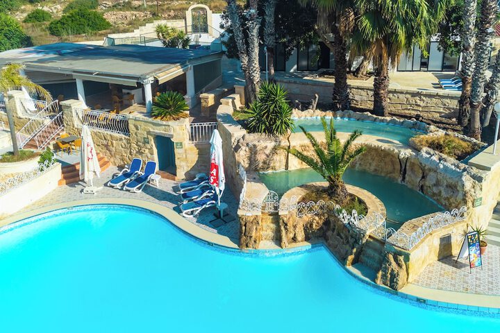 Pool 56 of 81