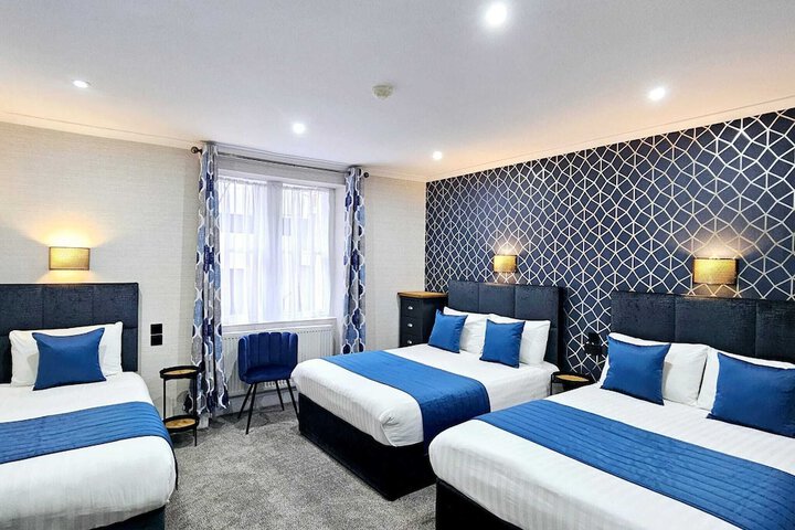 Room 32 of 80