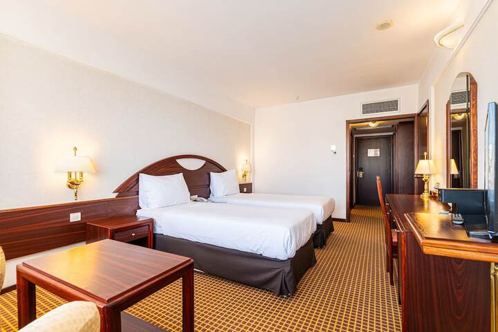 Room 16 of 91
