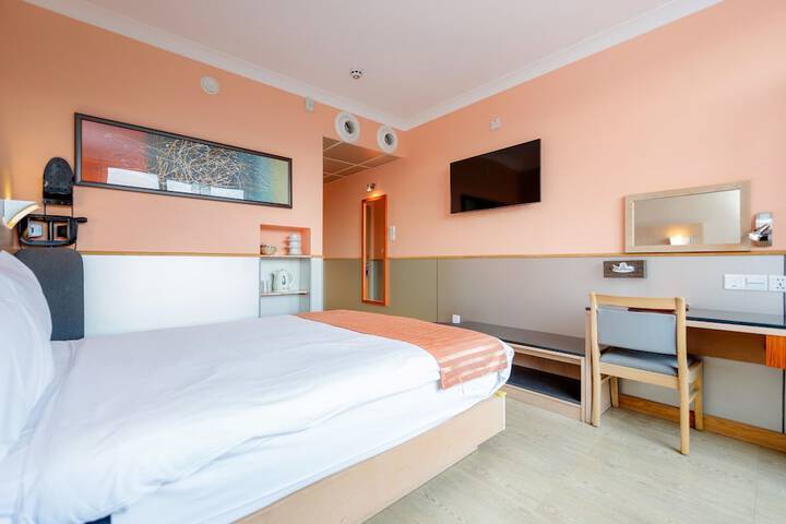 Room 6 of 41