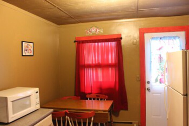 Room 6 of 140