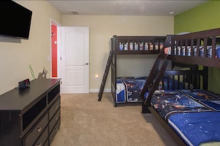 Room 27 of 35