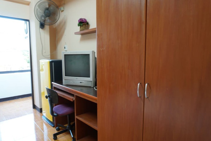 Room 15 of 27