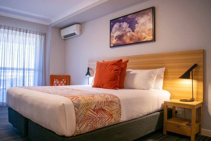 Room 16 of 60