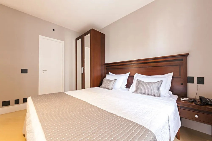 Room 2 of 12