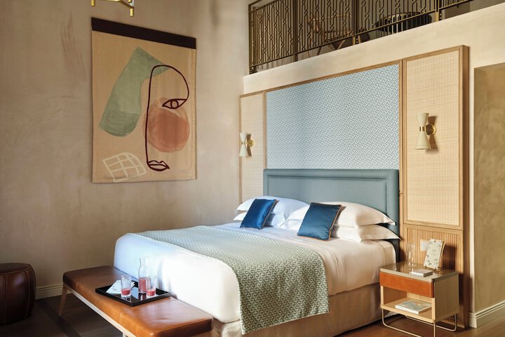 Room 21 of 53
