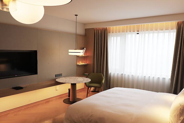 Room 34 of 97