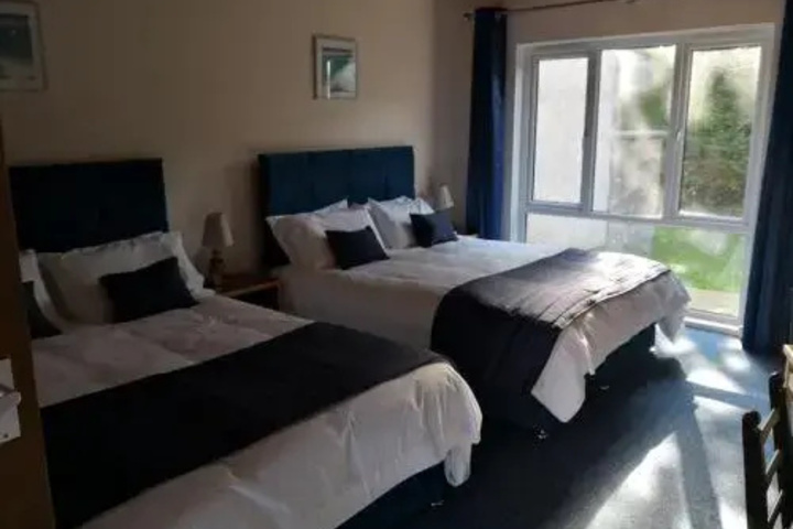 Room 3 of 10