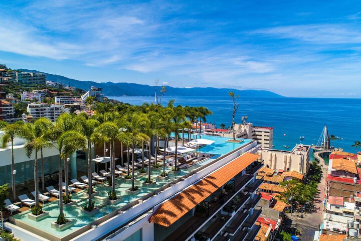 Pier 57 Zona Romantica Puerto Vallarta