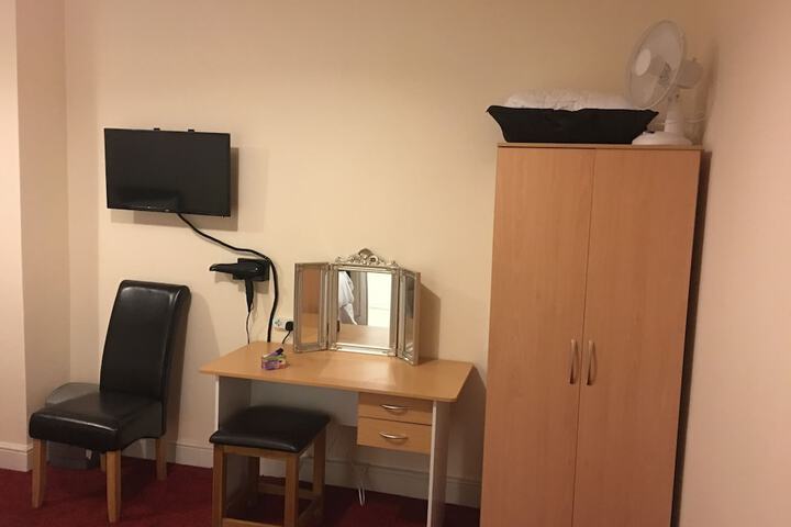 Room 21 of 39