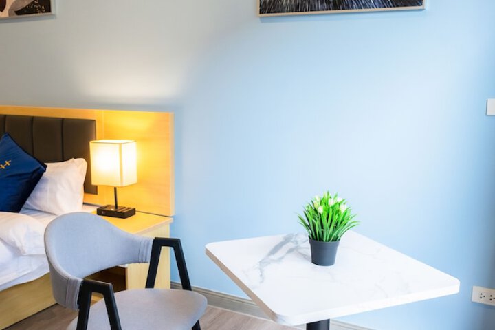 Room 17 of 47