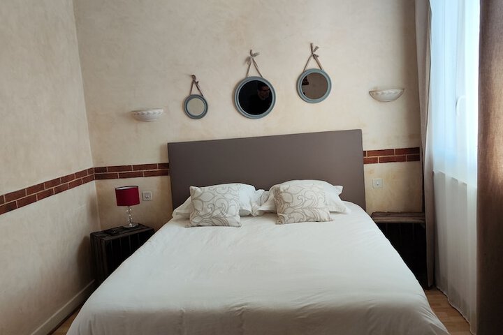 Room 6 of 23