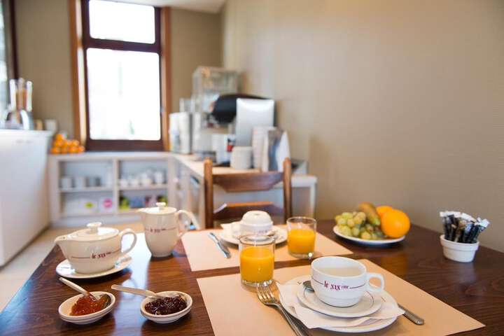 Breakfast/Coffee Service 12 of 19