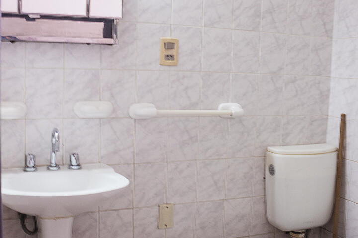 Room 15 of 48