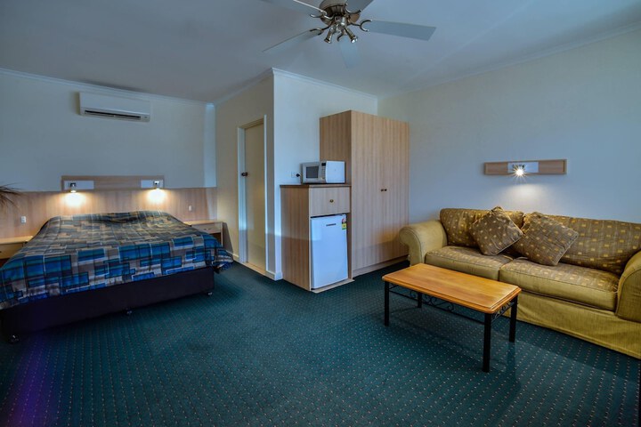 Room 30 of 89