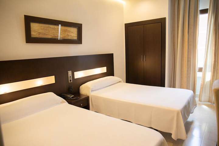 Room 25 of 68