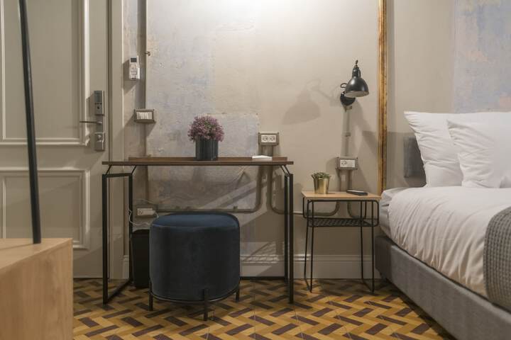 Room 14 of 38