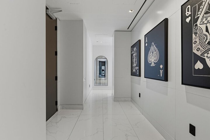 Room 21 of 218