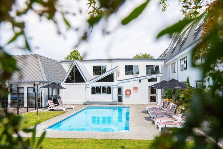Pool Hotel