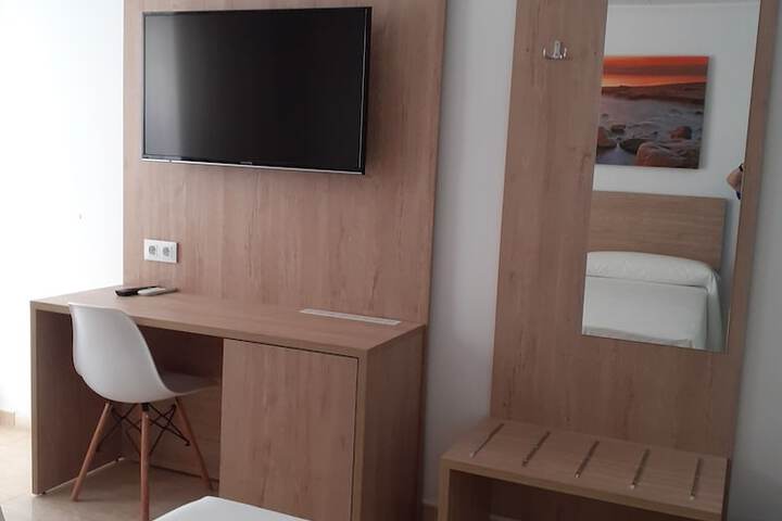 Room 2 of 41